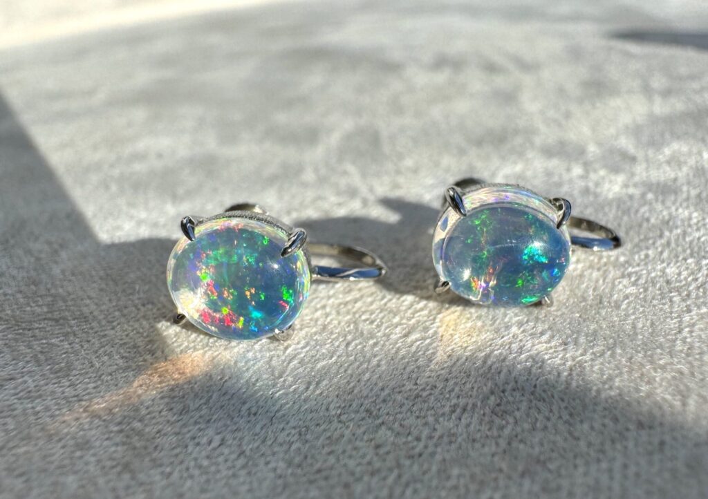 小さな地球?のようなウォーターオパール…イヤリングを納品しました 
